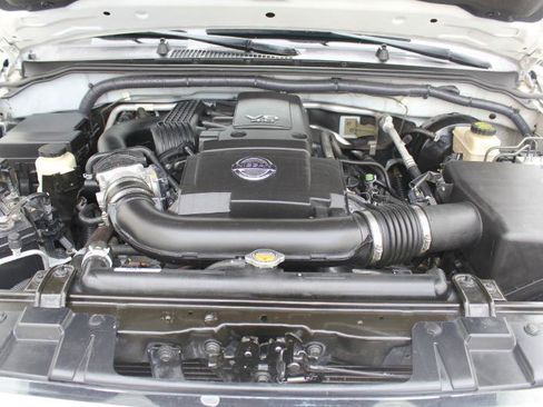 Used 2014 Nissan Frontier SV image 35