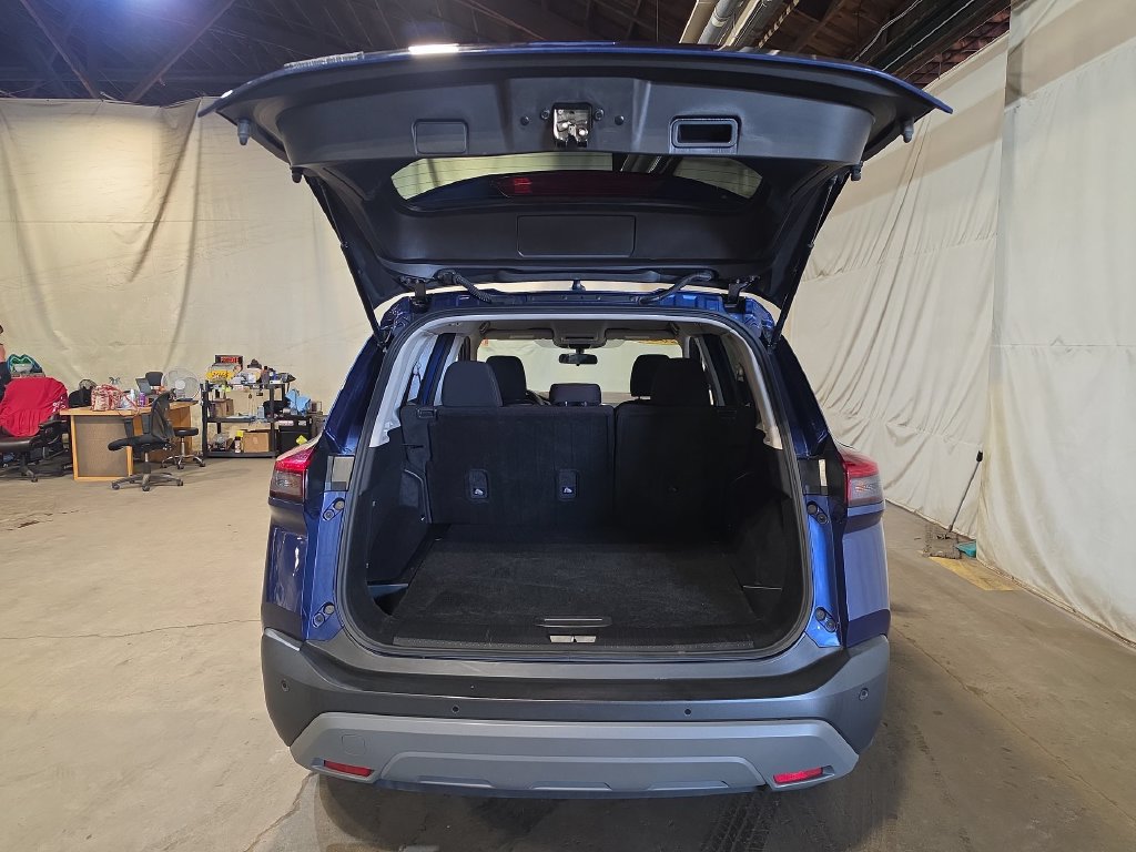 Used 2023 Nissan Rogue S AWD/4WD image 19