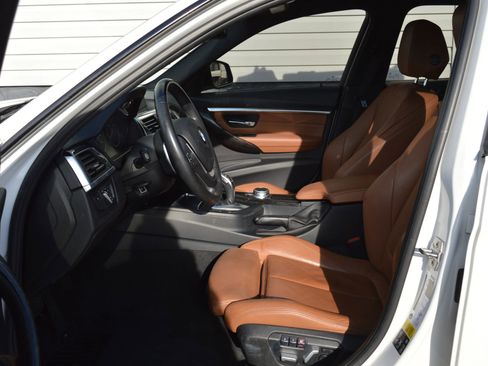 Used 2017 BMW 330i xDrive Sedan image 10