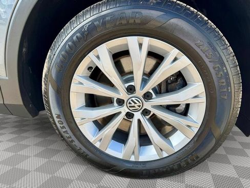 Used 2018 Volkswagen Tiguan S FWD image 35