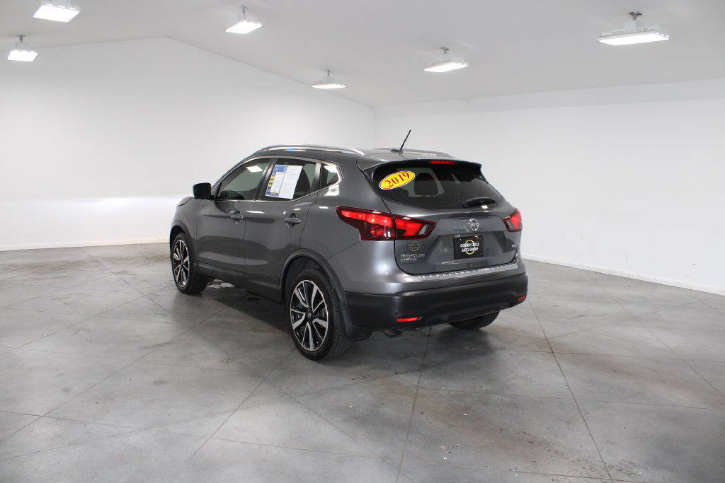 Used 2019 Nissan Rogue Sport SL w/ Premium Package FWD image 7