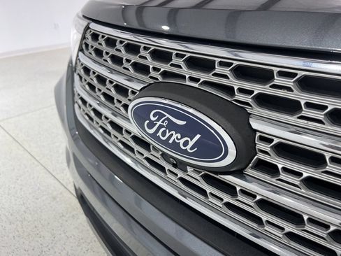 Used 2022 Ford Explorer Limited AWD/4WD image 28