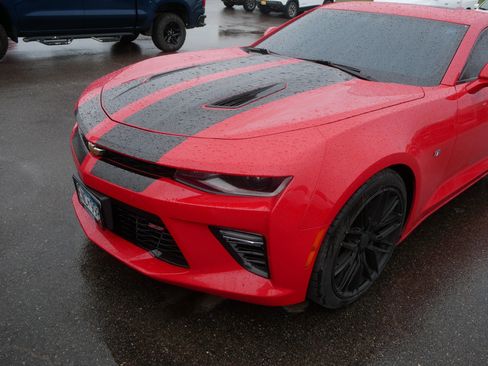 Used 2017 Chevrolet Camaro SS RWD image 10
