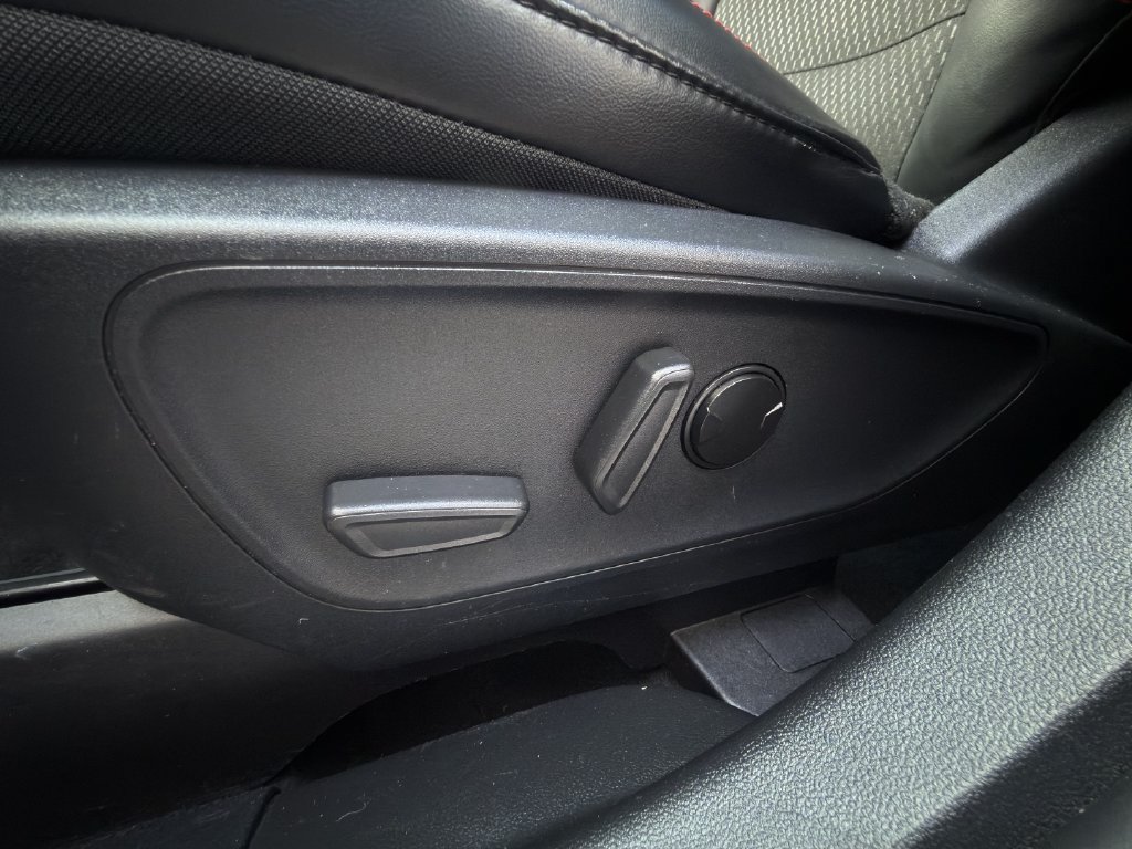 Used 2025 Ford Escape ST-Line FWD image 23