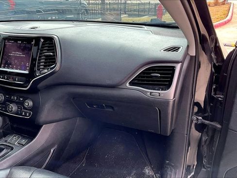 Used 2019 Jeep Cherokee Limited w/ Technology Group image 19