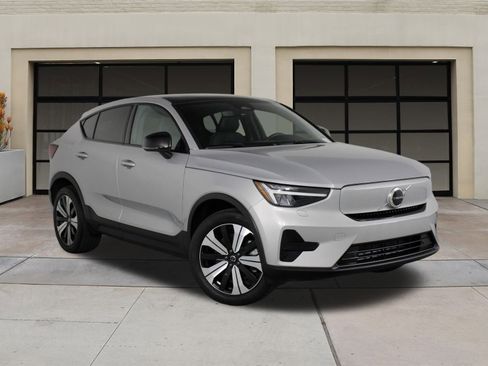 Certified 2023 Volvo C40 Recharge Core w/ Climate Package image 32