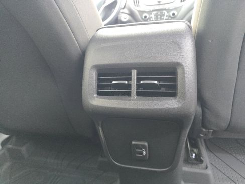 Used 2023 Chevrolet Equinox LT image 22