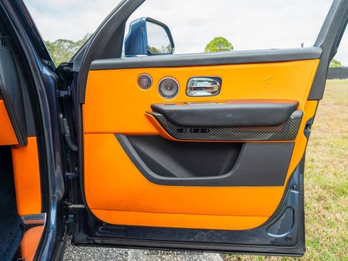 Used 2023 Rolls-Royce Cullinan Black Badge w/ Leather Finishing Pack image 44