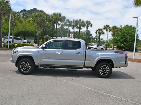 Certified 2022 Toyota Tacoma TRD Sport w/ TRD Premium Sport Package AWD/4WD image 5