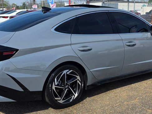 Used 2024 Hyundai Sonata SEL w/ Convenience Package FWD image 3