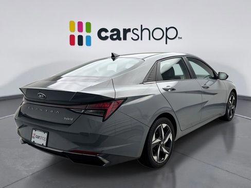 Used 2022 Hyundai Elantra Limited w/ Preferred Accessory Package FWD image 5
