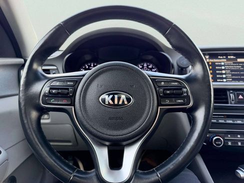 Used 2017 Kia Optima EX w/ Premium Package FWD image 28
