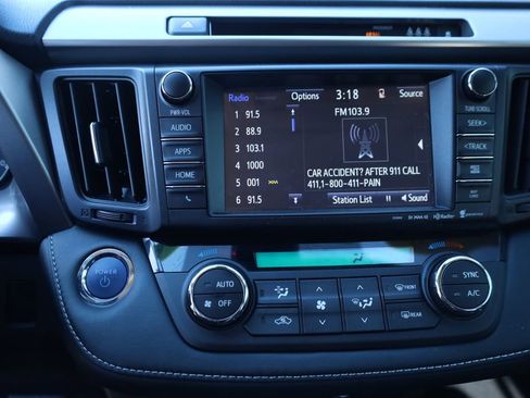 Used 2018 Toyota RAV4 Limited image 6