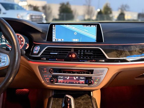 Used 2017 BMW 750i xDrive 750i xDrive image 38