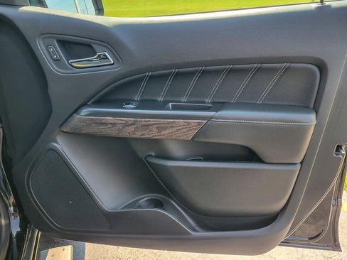 Certified 2022 GMC Canyon Denali w/ Denali Black Edition Package image 21