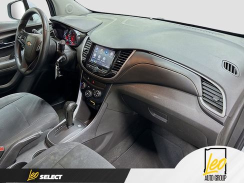 Used 2020 Chevrolet Trax LS w/ Tint and Cruise Package FWD image 29