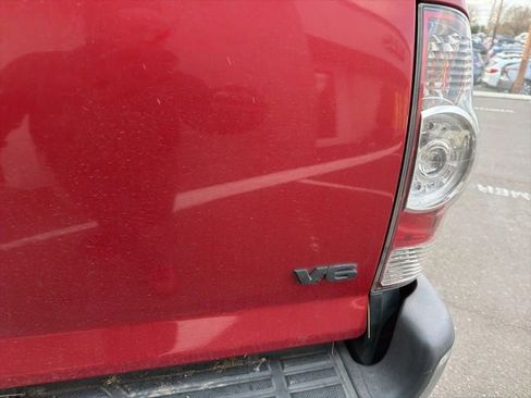 Used 2015 Toyota Tacoma 4x4 Double Cab w/ TRD Off-Road Package image 12