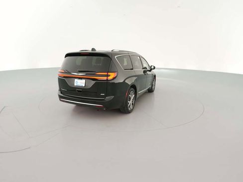 New 2026 Chrysler Pacifica Pinnacle image 11