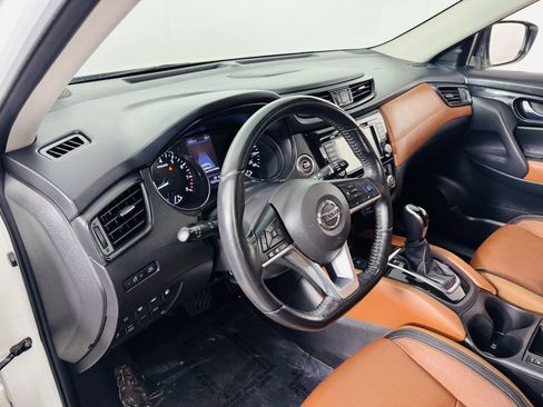 Used 2018 Nissan Rogue SL w/ Premium Package AWD/4WD image 9