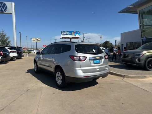 Used 2015 Chevrolet Traverse LS image 7