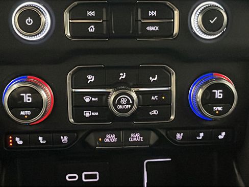 Used 2023 GMC Yukon SLT w/ SLT Premium Package AWD/4WD image 18