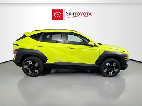Used 2024 Hyundai Kona SEL AWD/4WD image 2