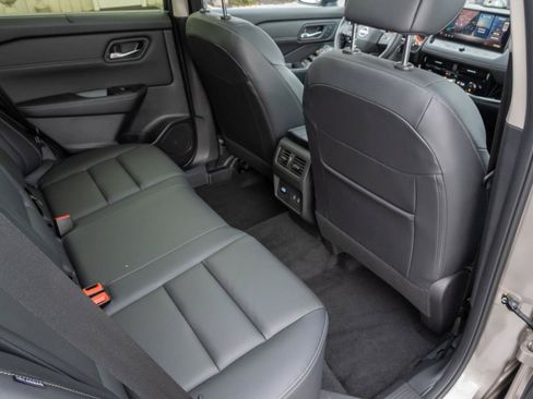 Used 2025 Nissan Rogue SL w/ SL Premium Package AWD/4WD image 37