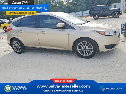 Used 2017 Ford Focus SE FWD image 5