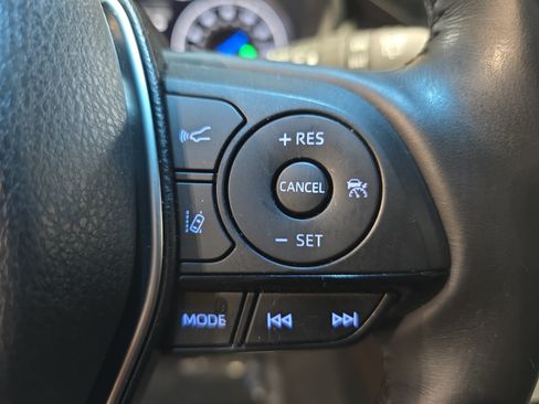 Used 2021 Toyota Venza XLE w/ Softex Package AWD/4WD image 18