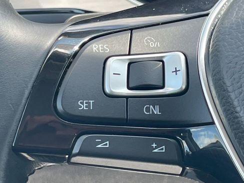 Used 2015 Volkswagen Golf SportWagen FWD image 21