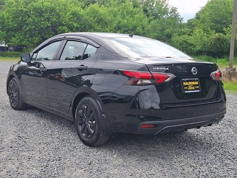 Used 2021 Nissan Versa S FWD image 5