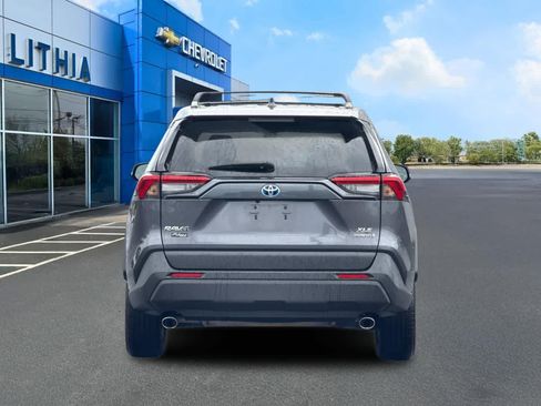 Used 2024 Toyota RAV4 XLE AWD/4WD image 7