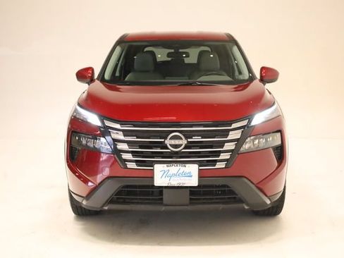 Used 2025 Nissan Rogue SV FWD image 3