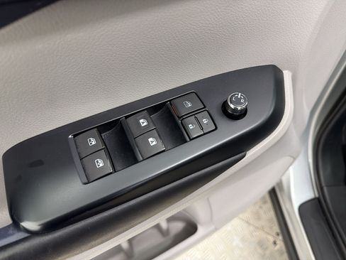 Used 2017 Toyota Highlander XLE AWD/4WD image 12