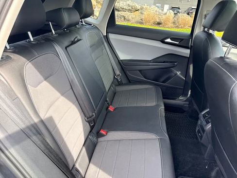 Used 2022 Volkswagen Taos SE image 14