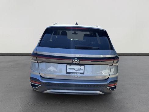 New 2026 Volkswagen Taos SE AWD/4WD image 5