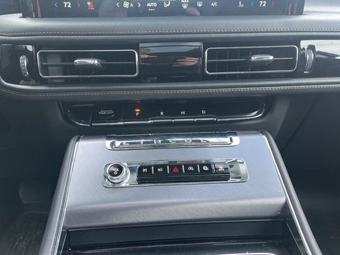 Used 2025 Lincoln Aviator AWD w/ Jet Appearance Package image 36