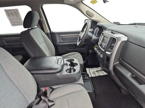 Used 2021 RAM 1500 Classic SLT AWD/4WD image 40