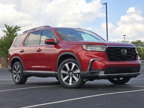 New 2025 Honda Pilot Touring image 2