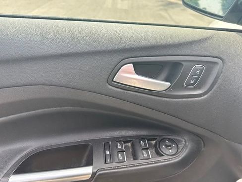 Used 2019 Ford Escape SE FWD image 15