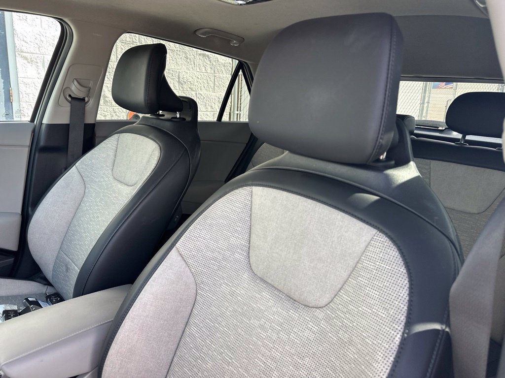 Used 2024 Kia Niro Wave w/ Wave Preserve Package FWD image 10