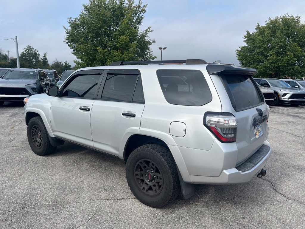 Used 2020 Toyota 4Runner Venture w/ Moonroof Package AWD/4WD image 4