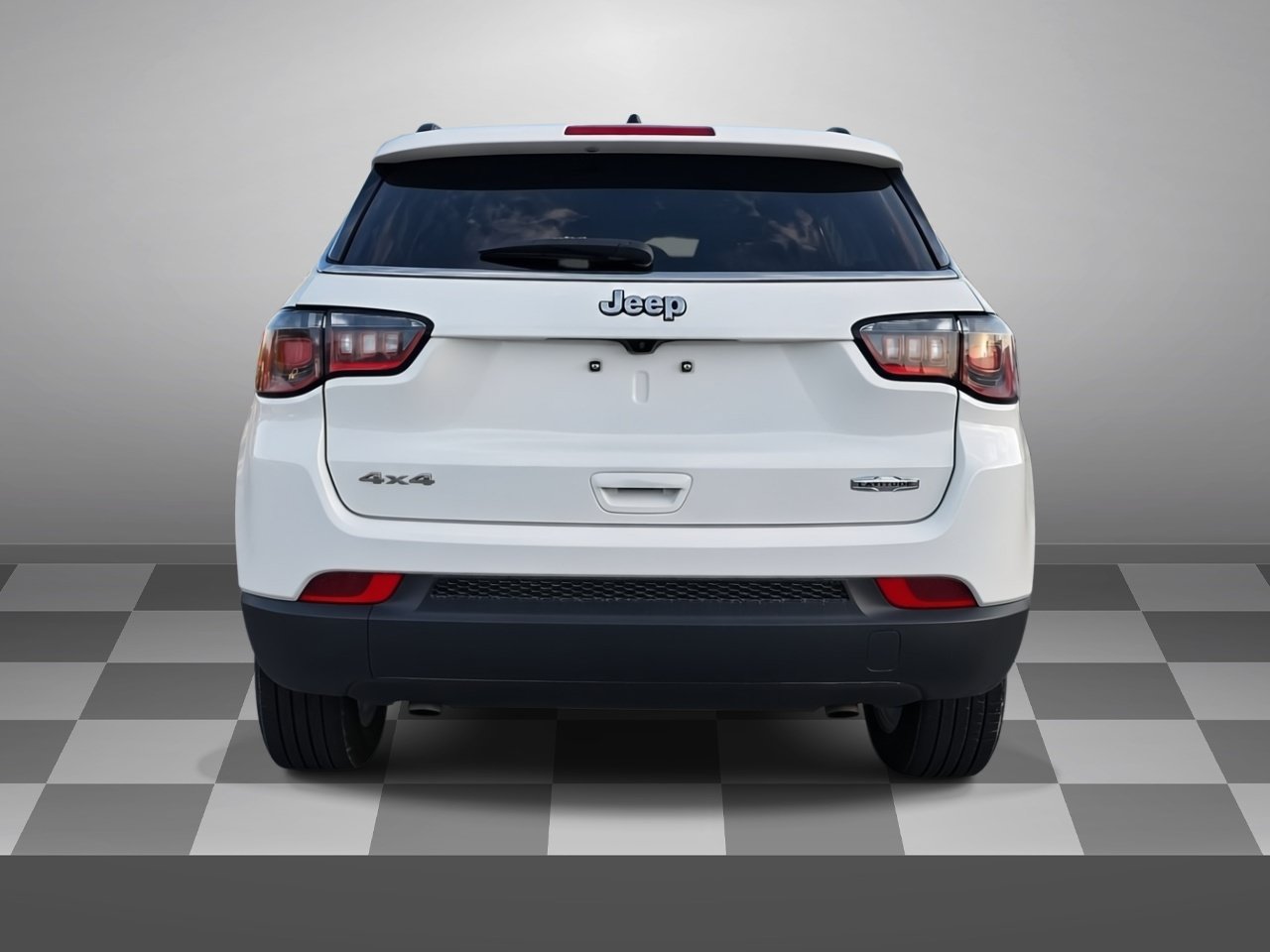Used 2025 Jeep Compass Latitude AWD/4WD image 5