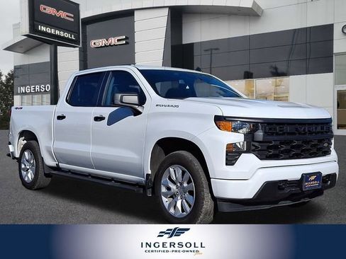 Used 2022 Chevrolet Silverado 1500 Custom image 1