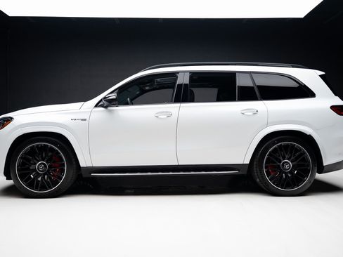 Used 2025 Mercedes-Benz GLS 63 AMG 4MATIC image 19