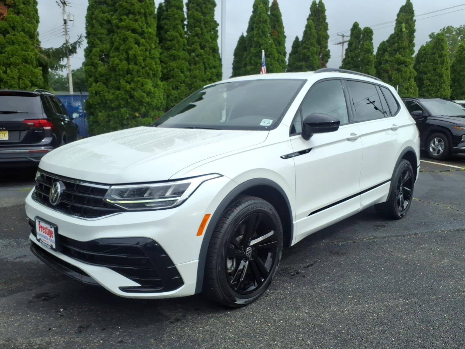 Certified 2023 Volkswagen Tiguan SE R-Line AWD/4WD image 5
