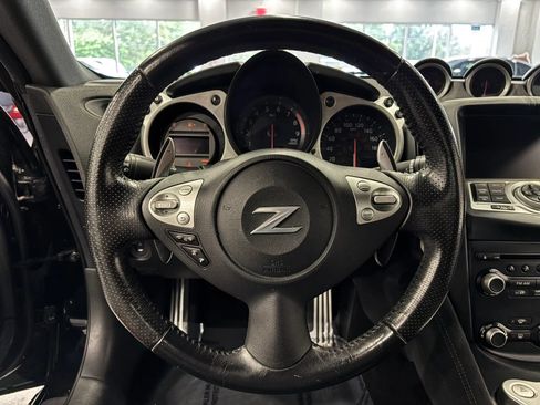 Used 2019 Nissan 370Z Touring RWD image 20