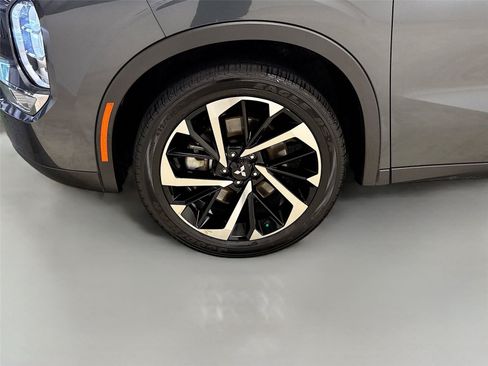 Used 2024 Mitsubishi Outlander SE Black Edition AWD/4WD image 31