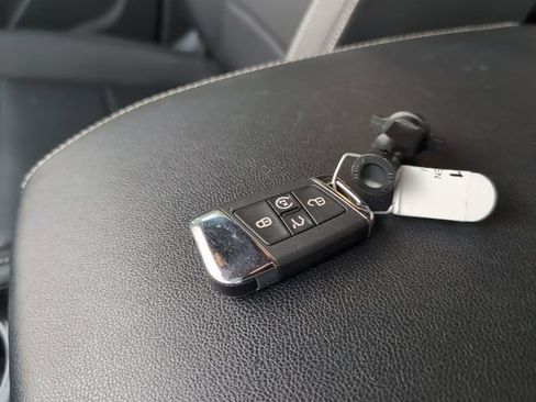 Used 2023 Volkswagen Atlas Cross Sport SE image 26