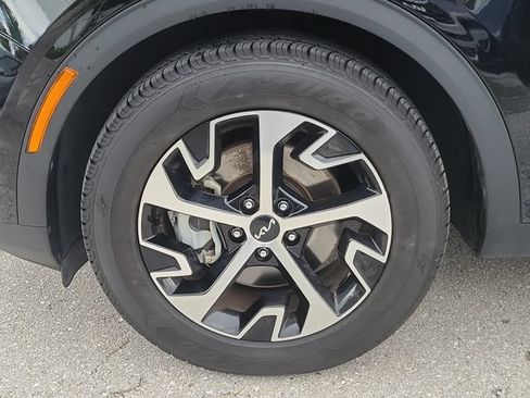 Certified 2024 Kia Sportage EX FWD image 5